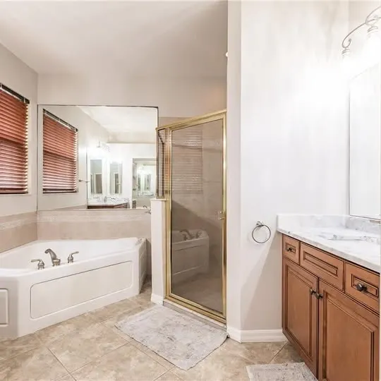 Primary Suite Bathroom